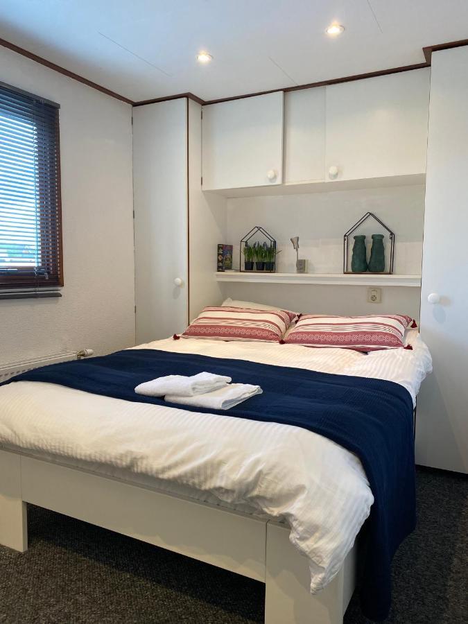 فندق C'Est La Vie Houseboat Nederhorst den Berg المظهر الخارجي الصورة