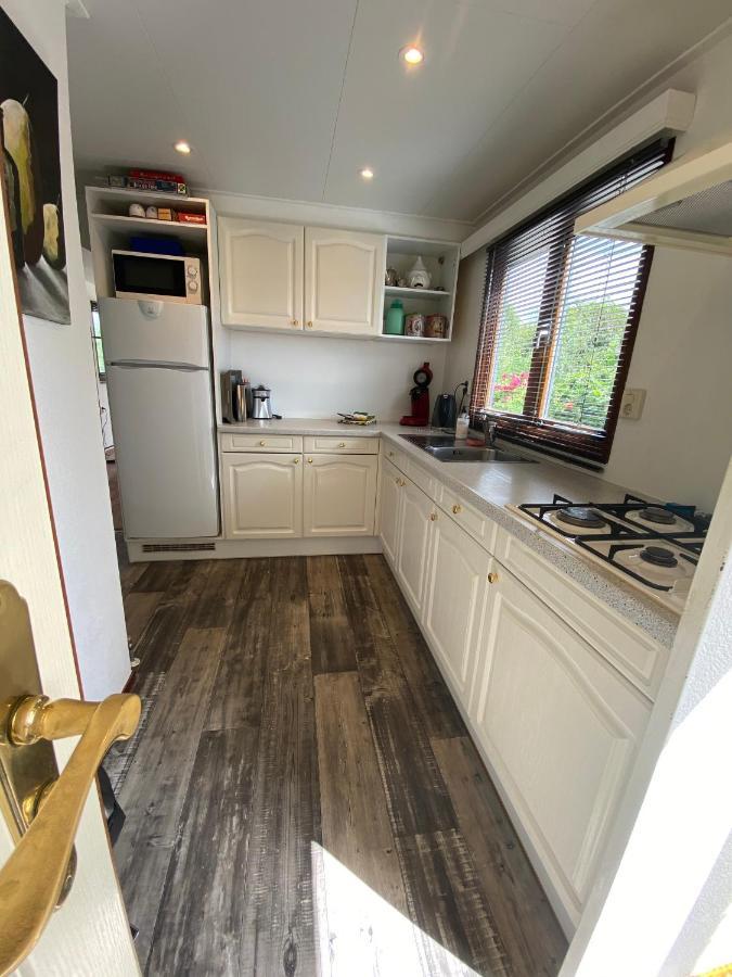 فندق C'Est La Vie Houseboat Nederhorst den Berg المظهر الخارجي الصورة