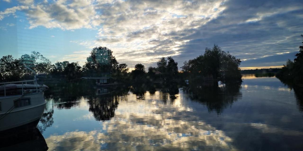 فندق C'Est La Vie Houseboat Nederhorst den Berg المظهر الخارجي الصورة