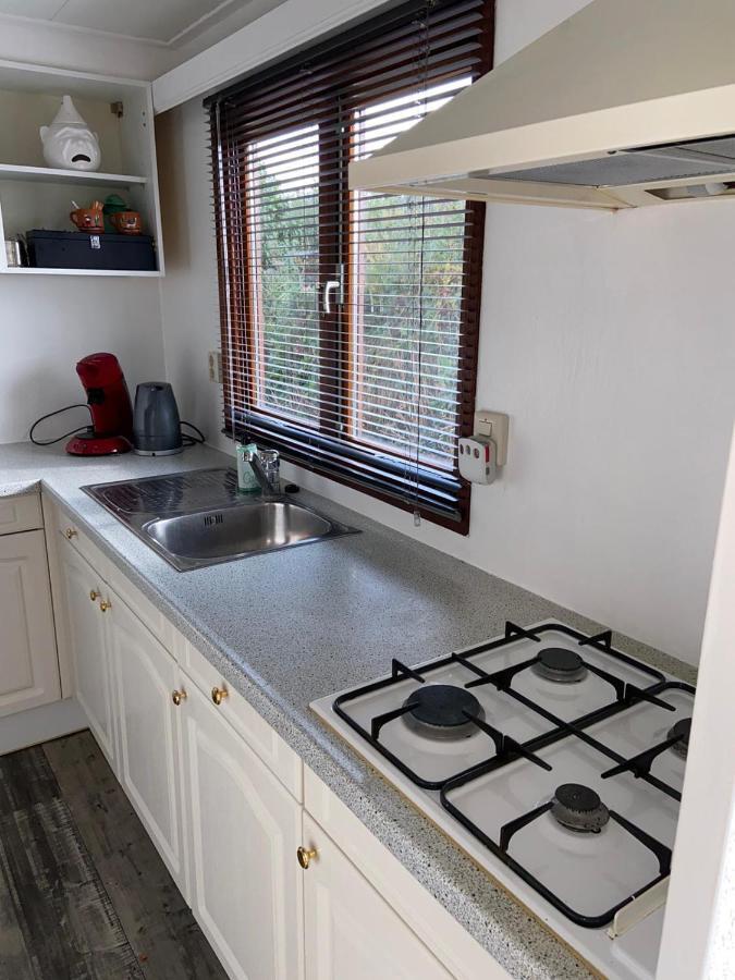 فندق C'Est La Vie Houseboat Nederhorst den Berg المظهر الخارجي الصورة